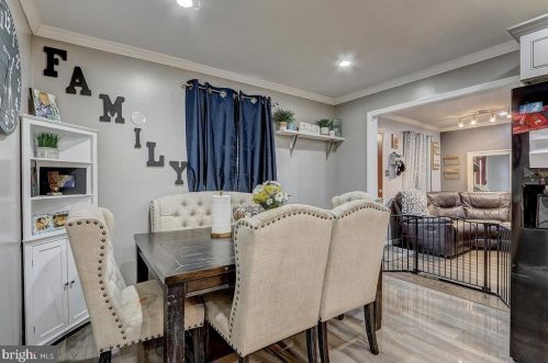 521 Riv Dr, Camden NJ 08110-2917 exterior