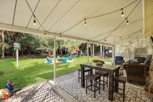 4581 7 Ave, Naples FL 34117-4154 exterior