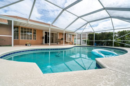 1326 Janette Ave, Fort Pierce FL 34953-1220 exterior