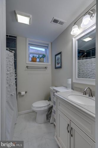 1843 Dudley St, Philadelphia PA 19145-2923 exterior