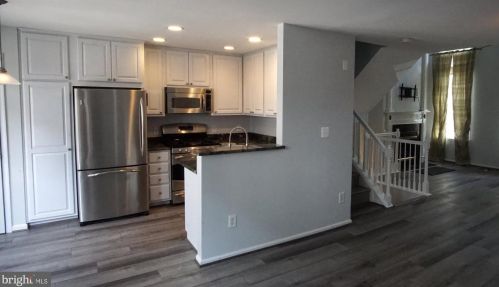 2406 Garnett Dr, Alexandria VA  22311-4906 exterior