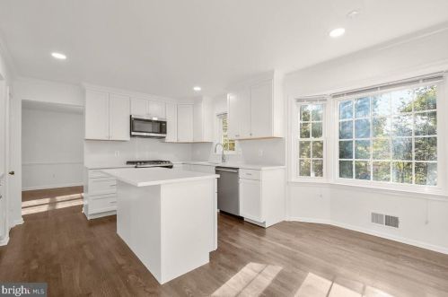 1721 Arbor View Rd, Silver Spring MD 20902-1410 exterior