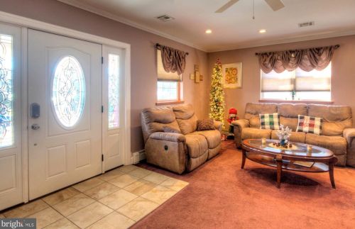 35 Collingswood Ave, Camden NJ 08107-1243 exterior