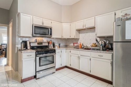 4326 Avers Ave, Chicago IL 60618-1013 exterior