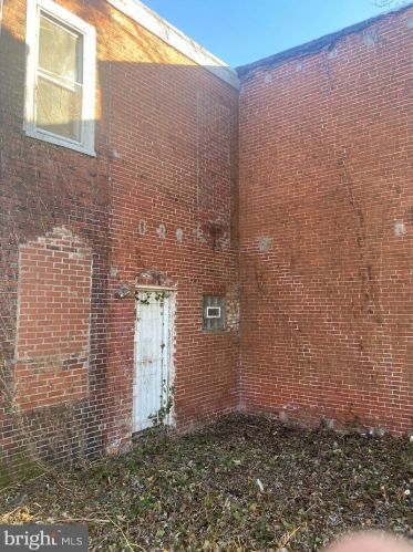 120 6 St, Darby PA 19023-2306 exterior