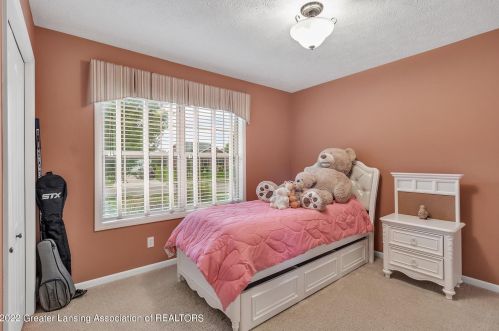 4106 Presidents Way, Dewitt MI 48820-7883 exterior