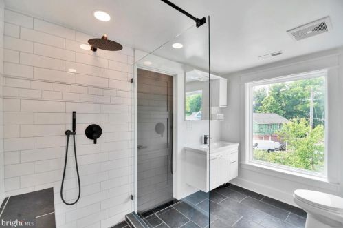 102 Ritchie Ave, Silver Spring MD  20910-5112 exterior