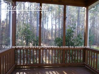 2848 Mt Isle Harbor Dr, Charlotte NC  28214-5415 exterior