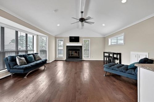 13501 Northshore Dr, Montgomery TX 77356-5371 exterior