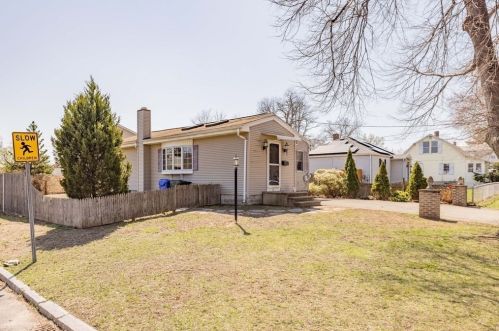 43 Griffin St, Springfield, MA 01104-2658