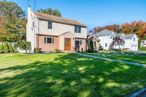 37 Utica Rd, Edison, NJ 08820-2353