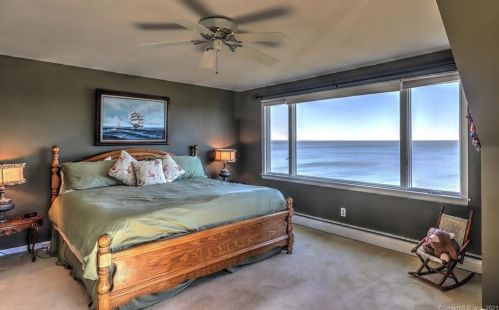 61 Morningside Dr, Milford CT 06460-7717 exterior