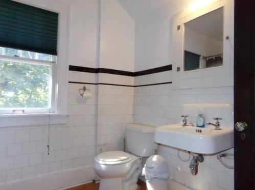 1416 Bank St, Kalamazoo MI 49001-2906 exterior