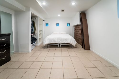 6042 Kildare Ave, Chicago IL 60629-4903 exterior