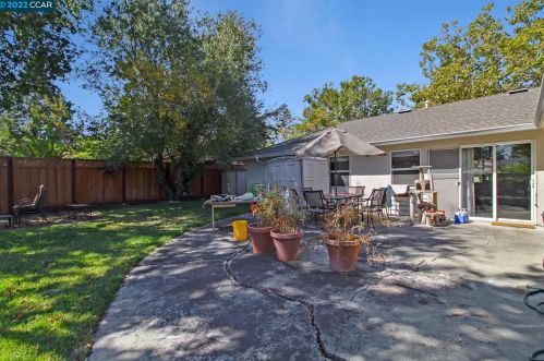 1961 Ardith Dr, Concord CA 94523-2826 exterior