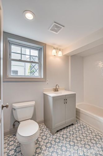 110 Bond St, Iselin NJ  08830-2424 exterior