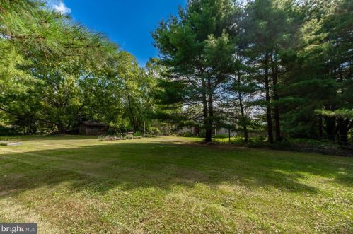 233 Old State Rd, Limerick PA 19468-3116 exterior