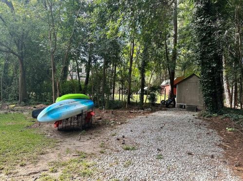 955 Lake Dr, Lithonia GA  30039-5747 exterior