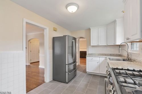 100 Chatham St, Chatham Township NJ  07928-2053 exterior