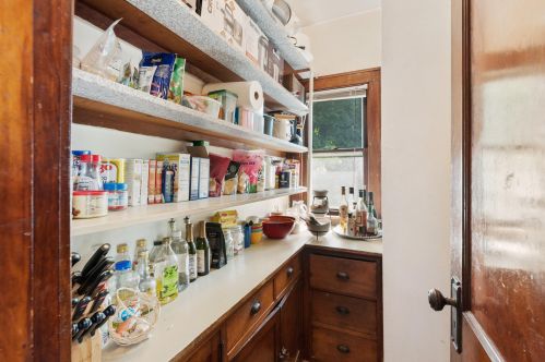 556 61, Milwaukee WI 53213-4166 exterior