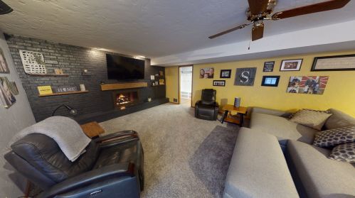 6208 Scott Ln, Bull Valley IL 60014-6446 exterior