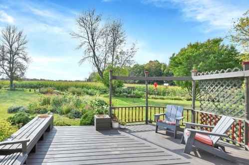 6258 Silver Hl Dr, Manitowoc WI 54220-9328 exterior