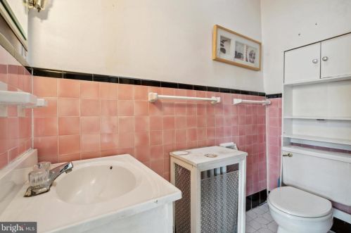 7158 Cottage St, Philadelphia PA 19124-2136 exterior