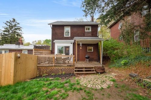 2008 Lacrosse St, Pittsburgh PA 15218-1826 exterior