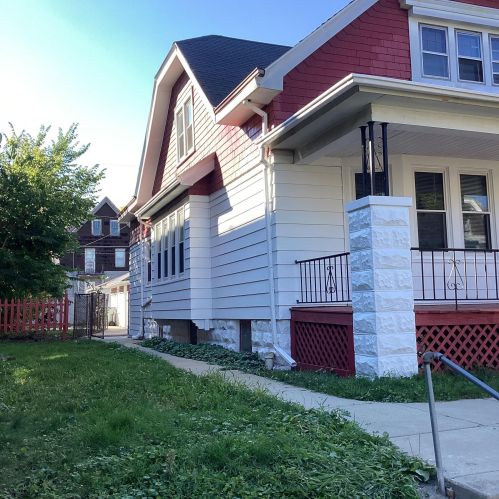 2615 40th St, Milwaukee, WI 53210-2505