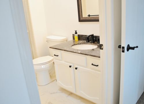 4206 Ridgewood Ln, Milwaukee WI 53221-1094 exterior