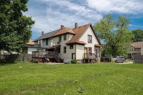 102 Chapel St, Waukegan IL 60085-5410 exterior