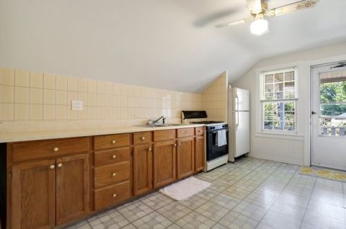 2208 Harlem Ave, Chicago IL 60707-1629 exterior