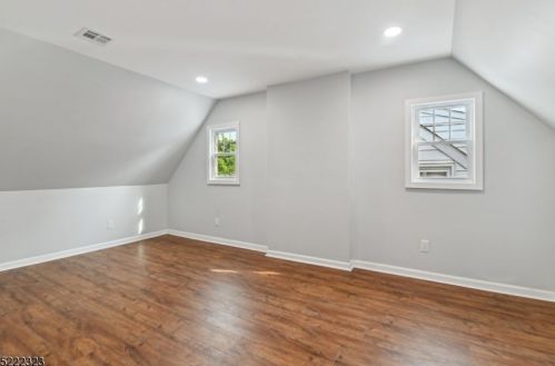 24 Westminster Ter, Town Center NJ 07052-2735 exterior