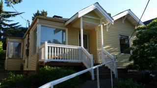 1317 44th St, Seattle WA  98103-7548 exterior