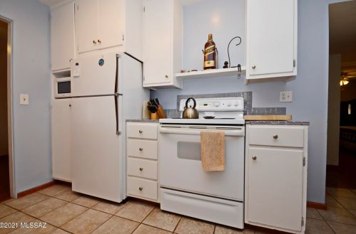 5037 2 St, Tucson AZ 85711-1104 exterior