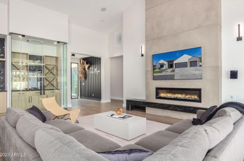 3118 42nd St, Phoenix AZ  85018-6418 exterior