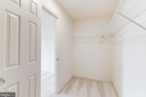 43195 Parkers Rdg Dr, Leesburg VA 20176-5132 exterior