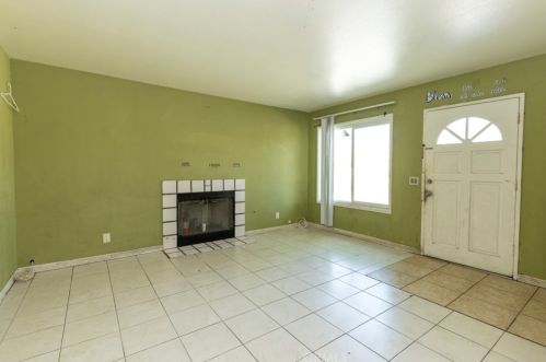 138 Valencia Dr, Fullerton CA 92833-3231 exterior