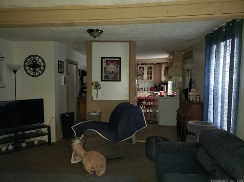 63 High St, Vernon CT 06066-3638 exterior