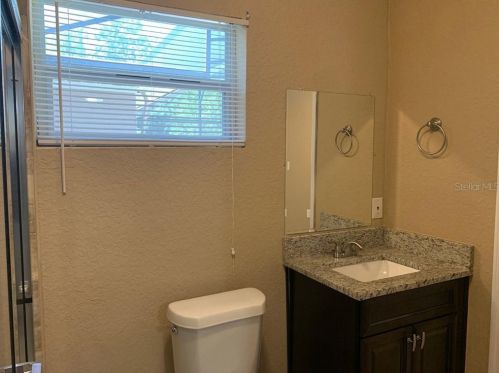 5917 Bolling Dr, Orlando FL 32808-6010 exterior