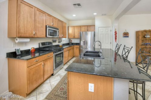 5020 River Fringe Dr, Tucson AZ  85704-1436 exterior