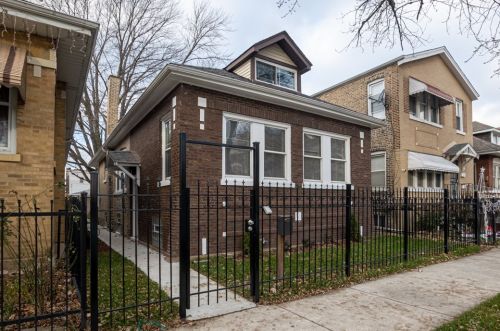 6042 Rockwell St, Chicago, IL 60659-4007