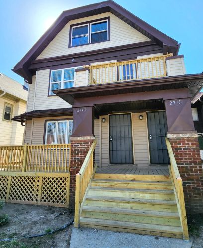 2713 44th St, Milwaukee, WI 53219-3203