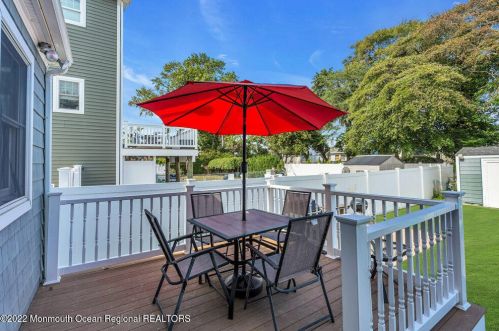 403 New York Ave, Point Pleasant Beach NJ 08742-3338 exterior