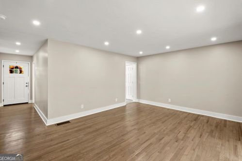 3949 Adamsville Dr, Atlanta GA  30331-3823 exterior