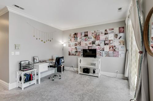 1542 Oakdale Ave, Chicago IL 60657-4024 exterior