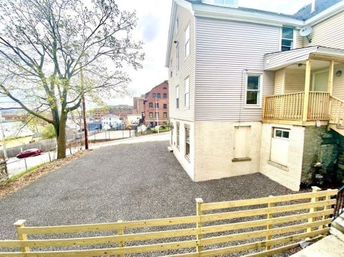 20 Edward St, Worcester MA 01605-3021 exterior