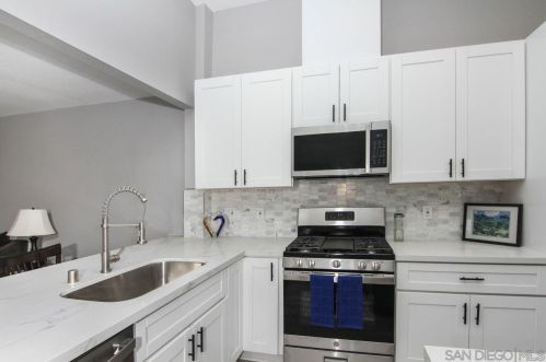 8580 Flanders Dr, San Diego CA  92126-3268 exterior