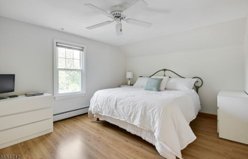 32 Debbie Pl, Berkeley Heights NJ 07922-1705 exterior