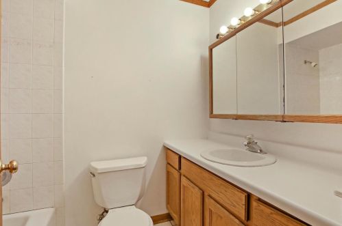 6601 Cornelia Ave, Chicago IL 60618-6035 exterior